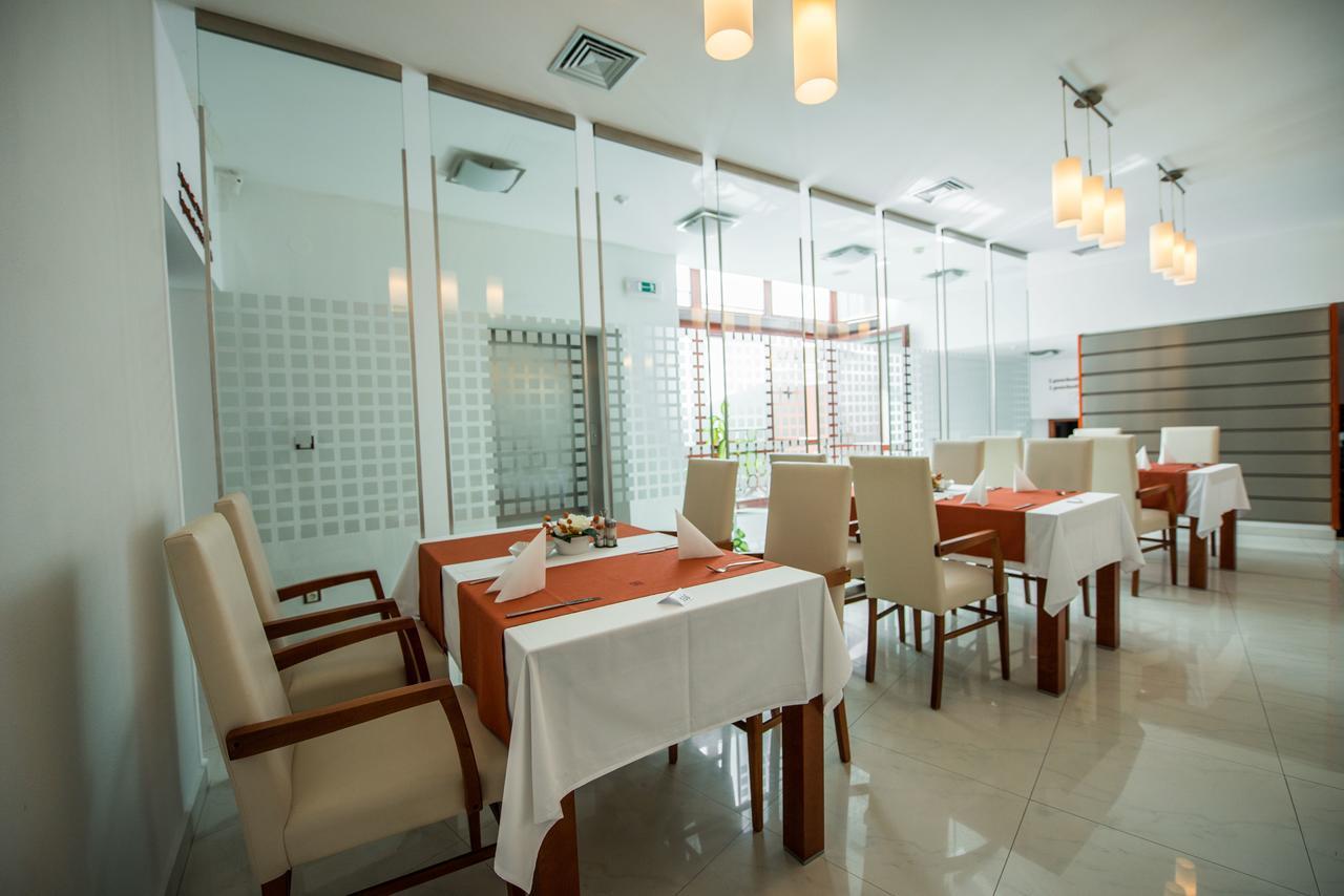 Garni Hotel Praha เตรนชิอาสกี เตปลิตเซ ภายนอก รูปภาพ