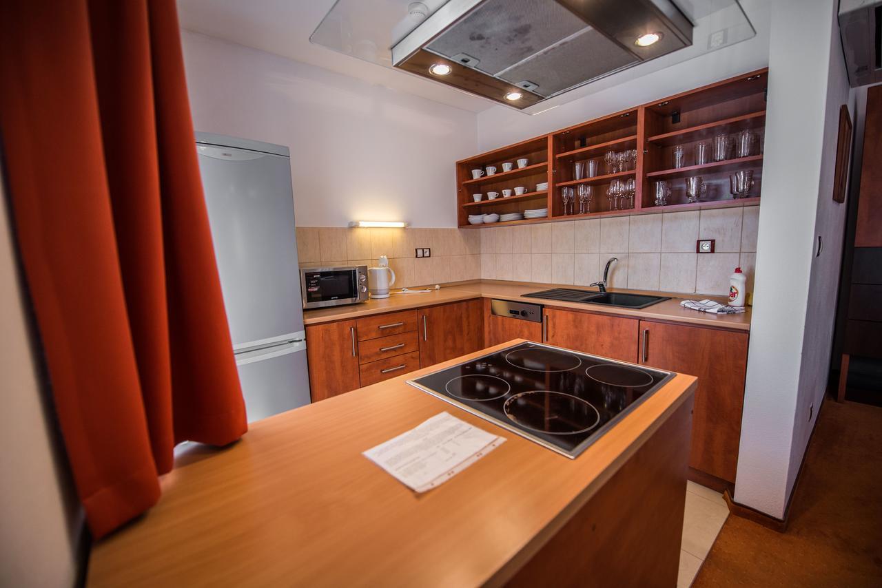 Garni Hotel Praha เตรนชิอาสกี เตปลิตเซ ภายนอก รูปภาพ