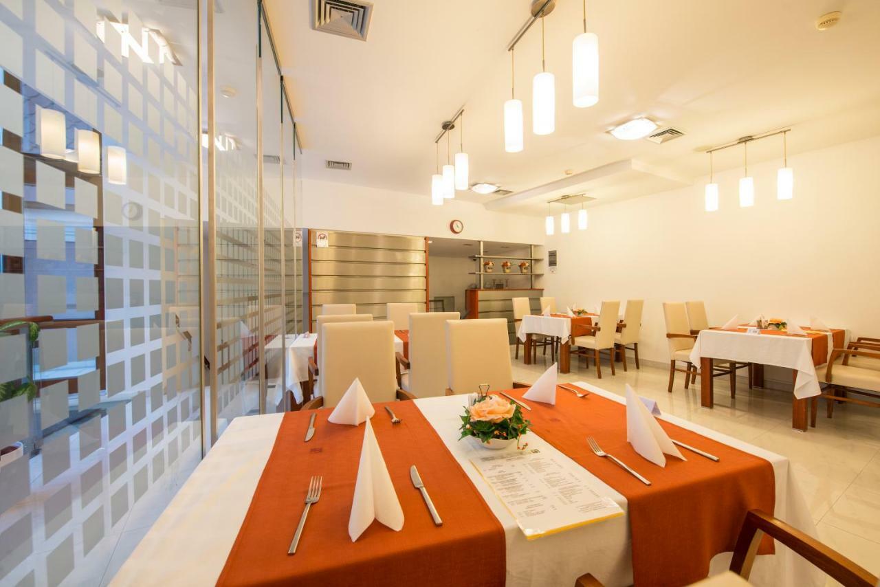 Garni Hotel Praha เตรนชิอาสกี เตปลิตเซ ภายนอก รูปภาพ